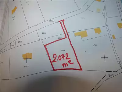 Terrain, 2 072 m²