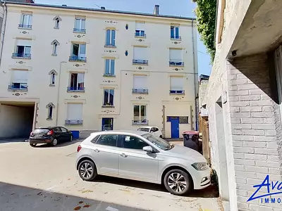 Immeuble, 698 m²