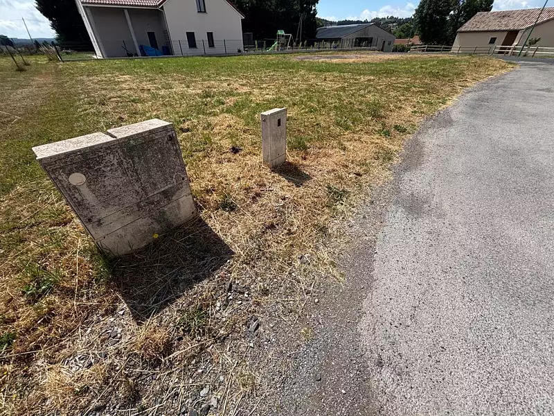 Terrain, 912 m²