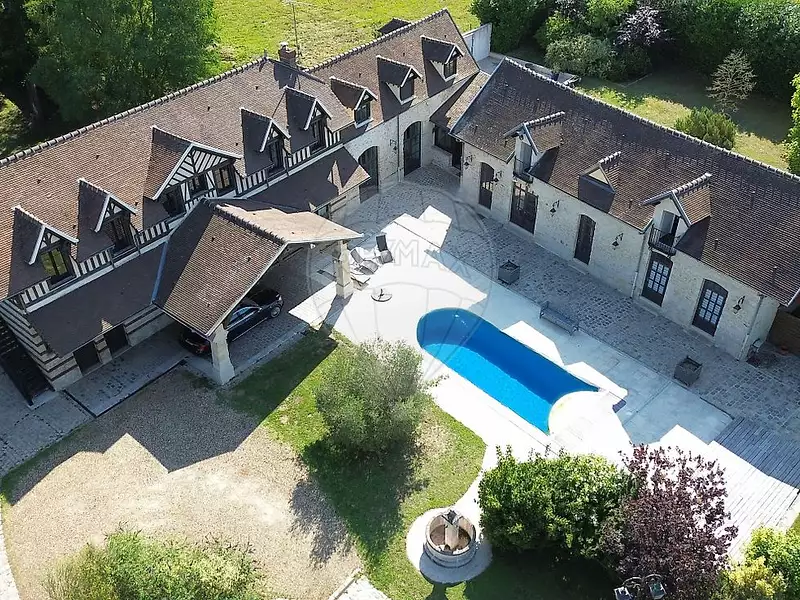 Maison, 335 m²