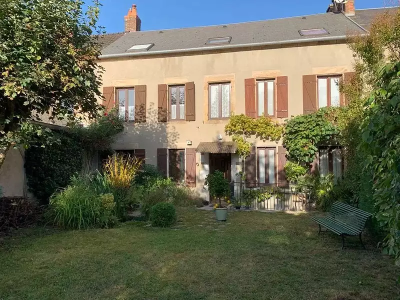 Maison, 240 m²