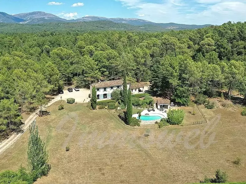 Maison, 196 m²