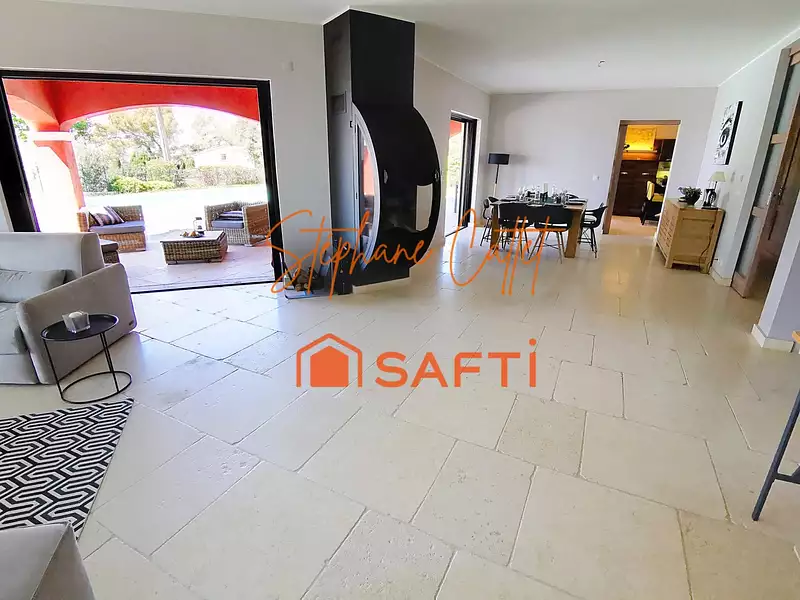 Maison, 182 m²