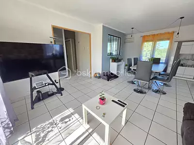 Maison, 77 m²
