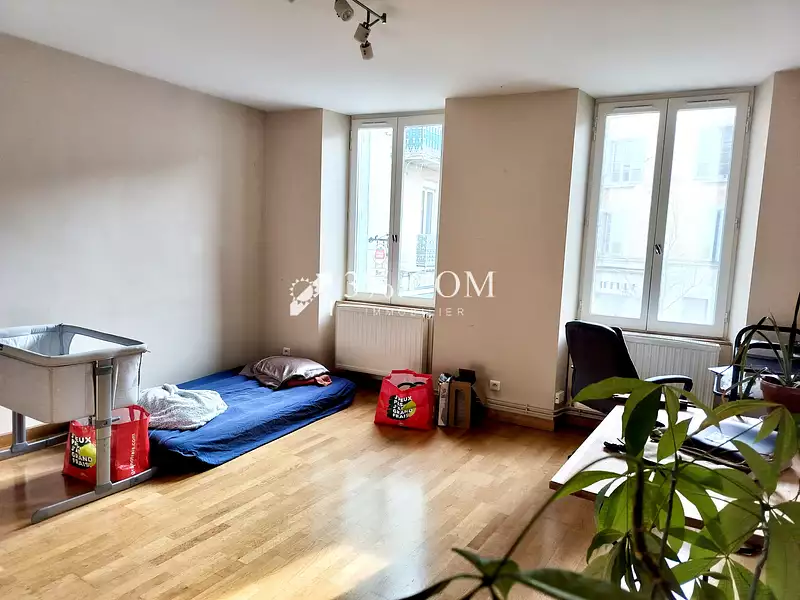 Immeuble, 200 m²