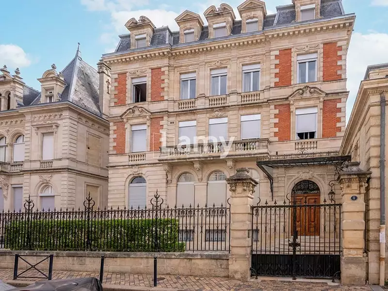 Appartement, 240 m²