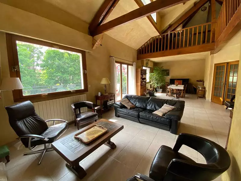 Maison, 285 m²