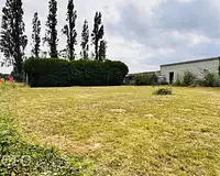 Terrain, 703 m²