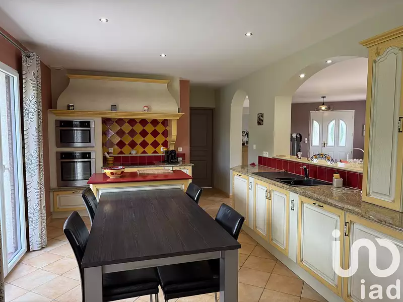 Maison, 220 m²