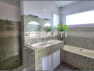 Maison, 301 m²