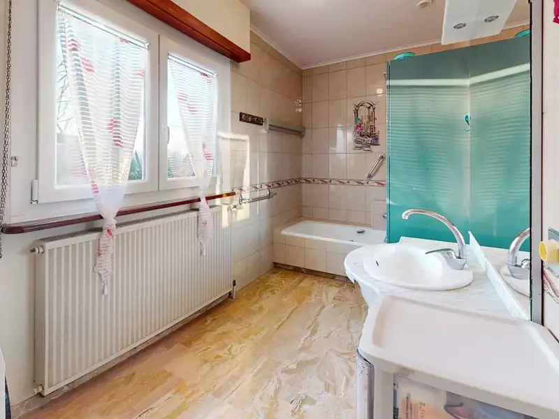 Maison, 210 m²