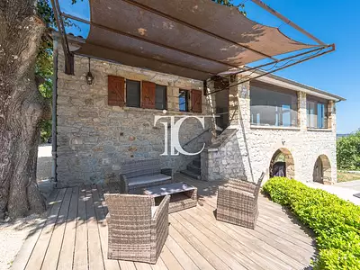 Maison, 166 m²