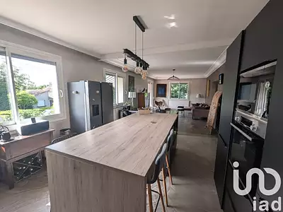 Maison, 166 m²
