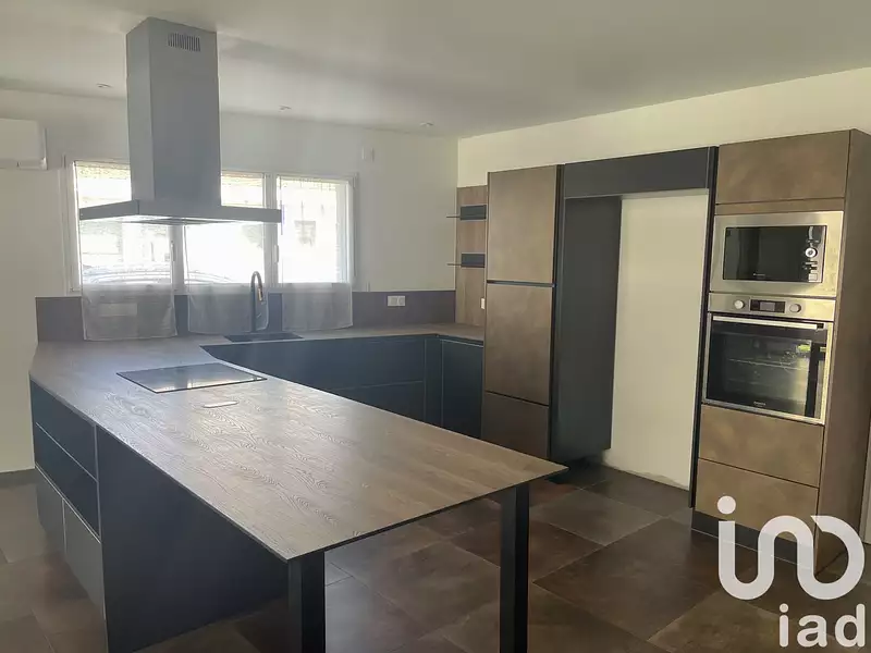 Maison, 185 m²