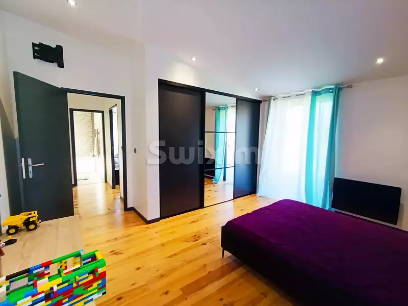 Maison, 225 m²
