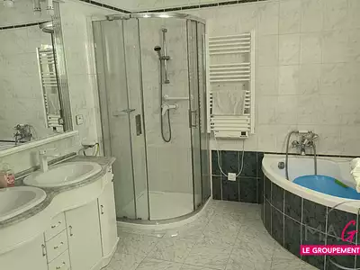 Maison, 192 m²