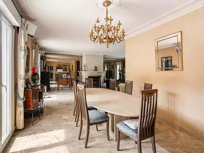 Maison, 250 m²