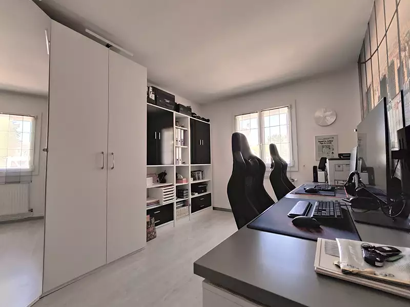 Maison, 221 m²