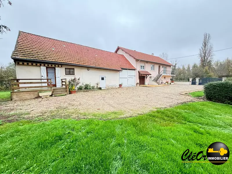 Maison, 254 m²