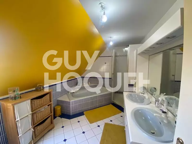 Maison, 200 m²