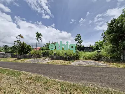 Terrain, 816 m²