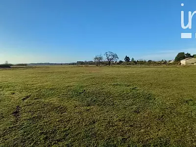 Terrain, 8 206 m²