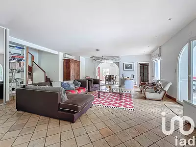 Maison, 239 m²