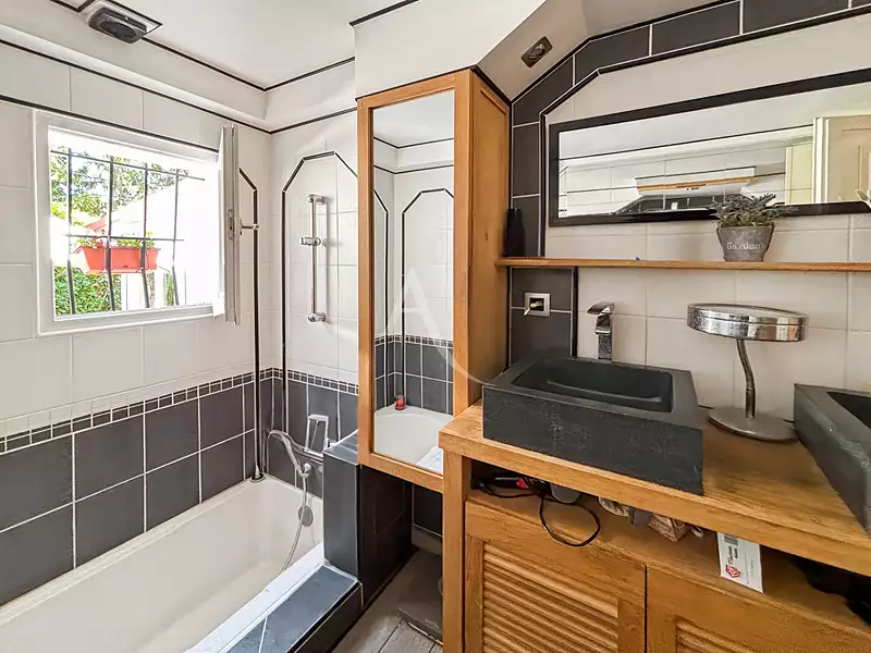 Maison, 185 m²