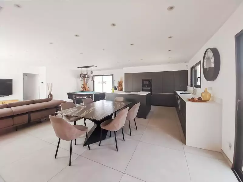 Maison, 153 m²