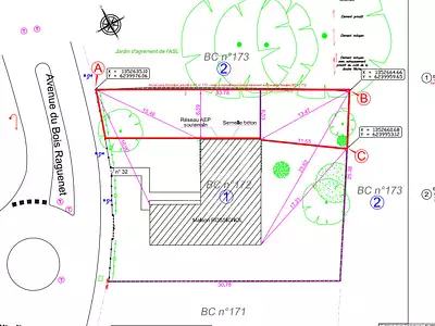 Terrain, 216 m²