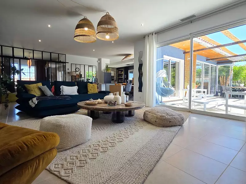 Maison, 240 m²