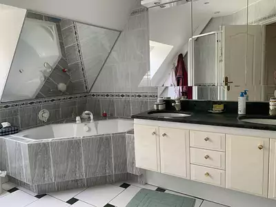 Maison, 249 m²