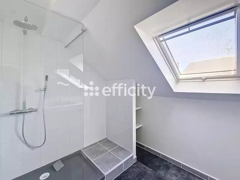 Maison, 220 m²