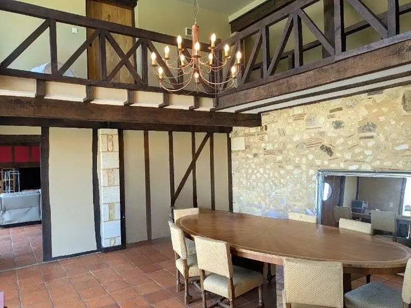 Maison, 900 m²