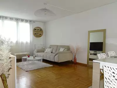279 000 € 3 441 €/m² Appartement • 81,08 m² • 4 pièces • 3 chambres Créteil (94000)