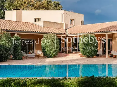 Maison, 390 m²