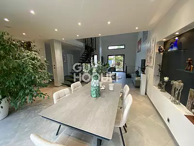 Maison, 175,79 m²