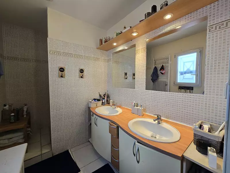 Maison, 245 m²