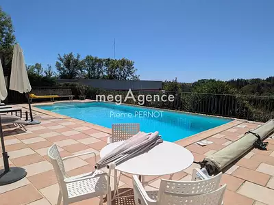 Maison, 251 m²