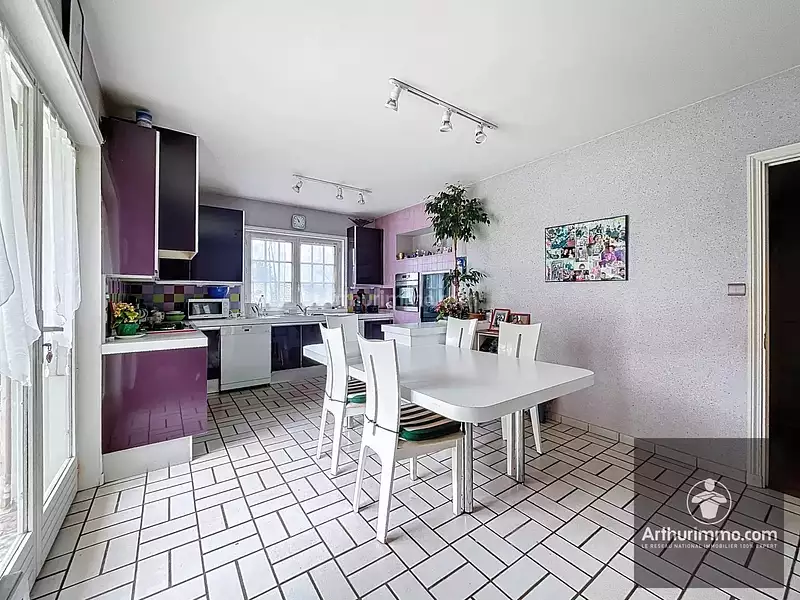 Maison, 254 m²