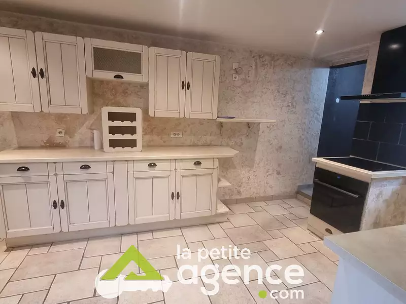 Maison, 180 m²