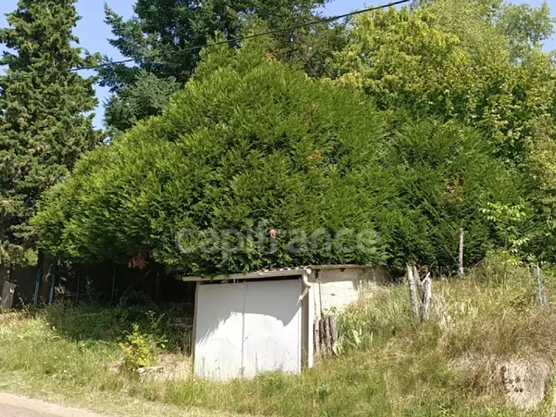 Terrain, 836 m²