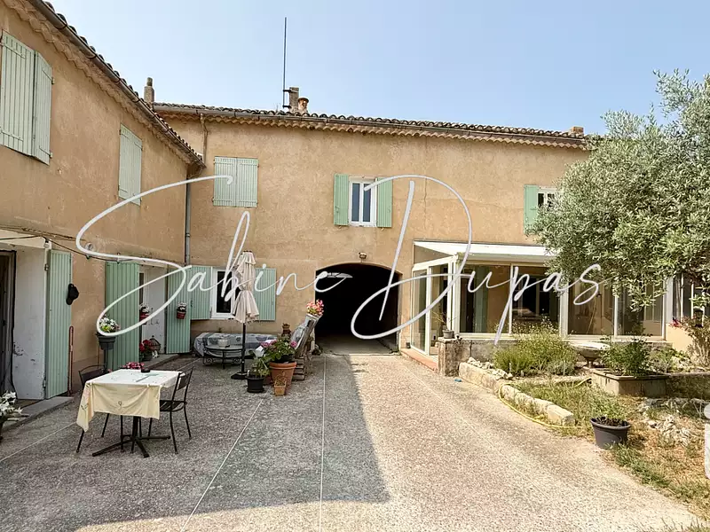 Maison, 191 m²