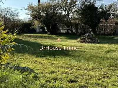Terrain, 700 m²