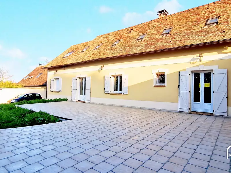 Maison, 218 m²