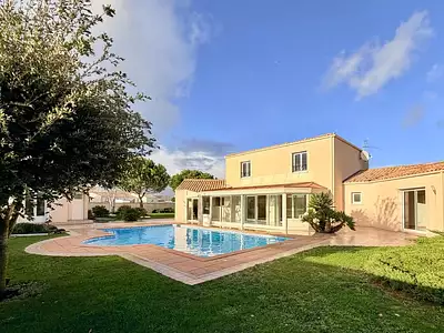 Maison, 256 m²