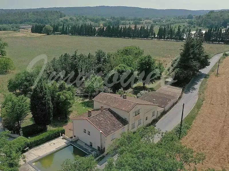 Maison, 560 m²