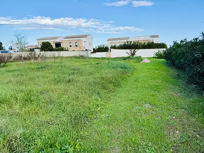 Terrain, 1 596 m²