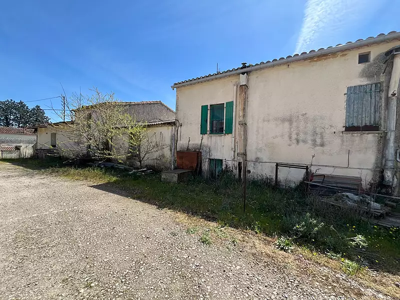 Immeuble, 692 m²