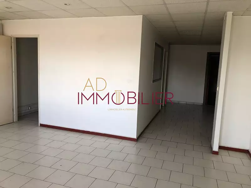 Divers, 271,57 m²